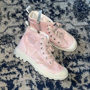 Palladium tread boots